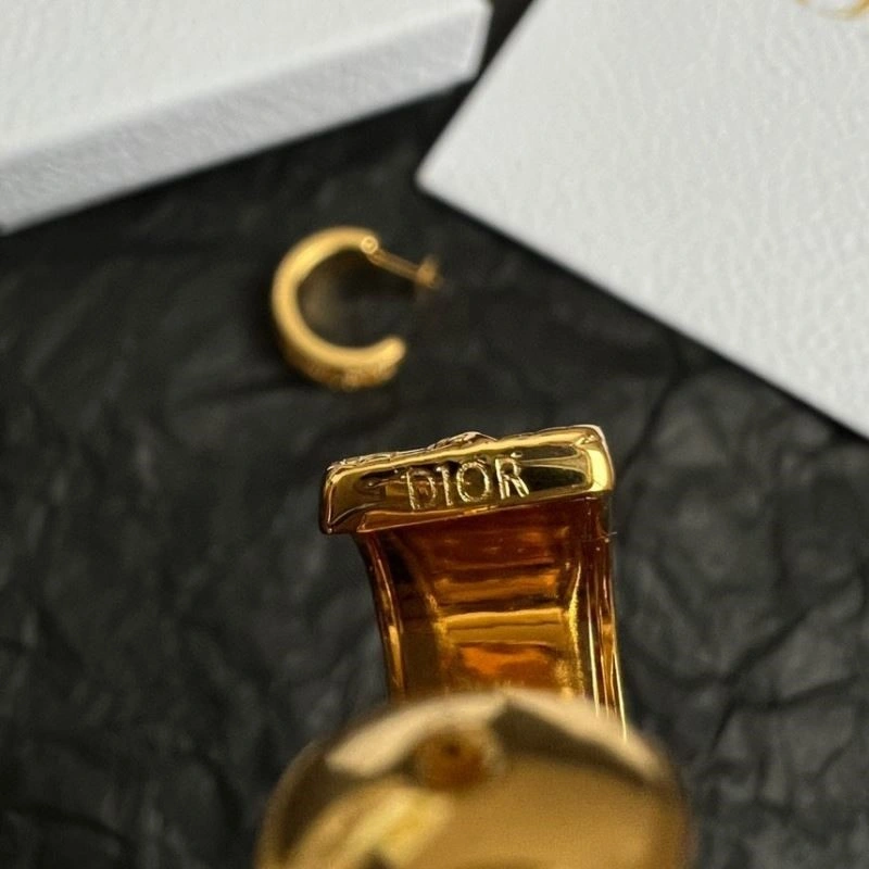 Christian Dior Earrings Minimalist 233506