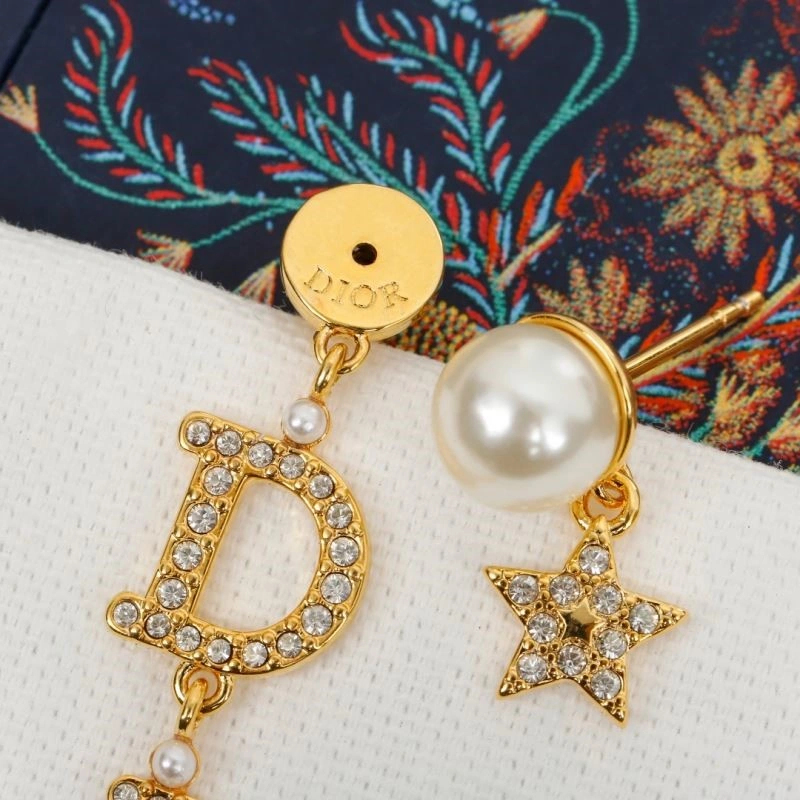 Sophisticated Christian Dior Earrings 233505