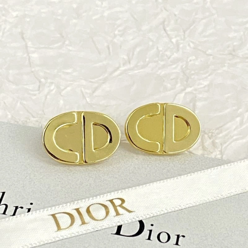 Comfortable Christian Dior Earrings 233577