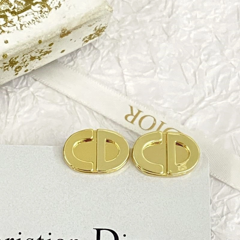 Comfortable Christian Dior Earrings 233577