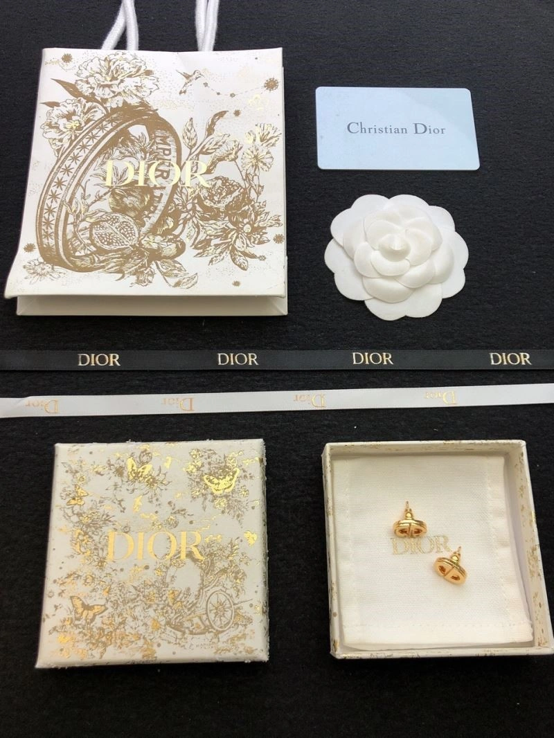 Christian Dior Earrings Effortless 233524