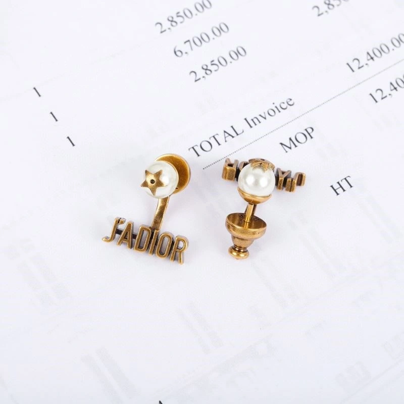 Christian Dior Earrings Sleek 233509