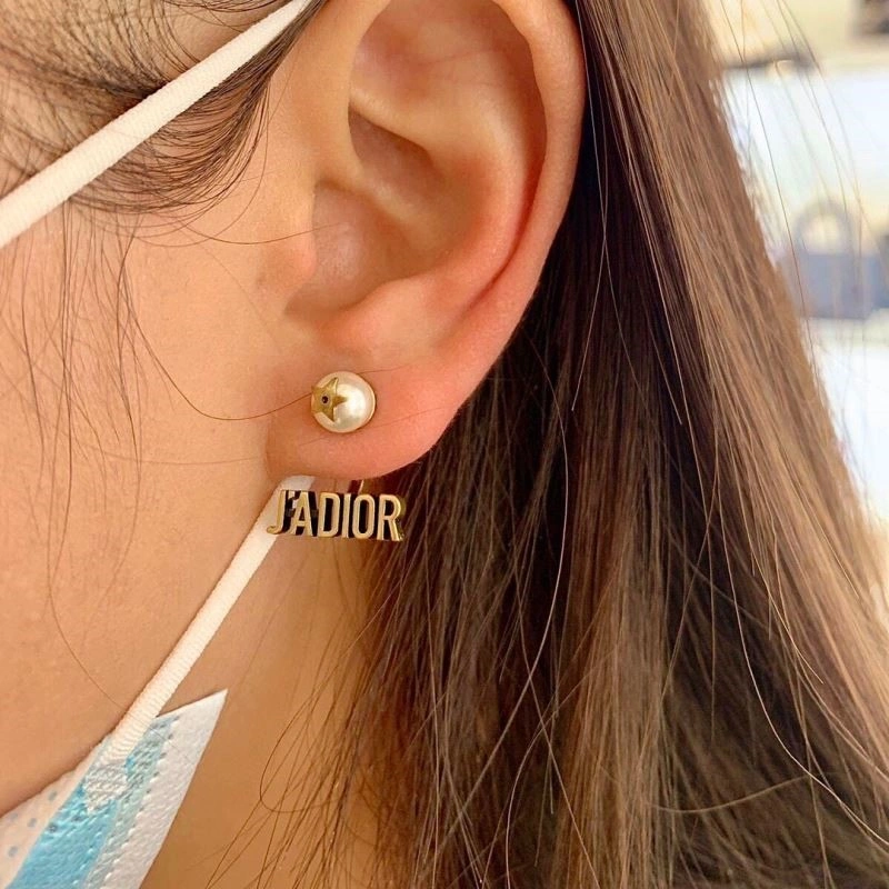 Christian Dior Earrings Sleek 233509
