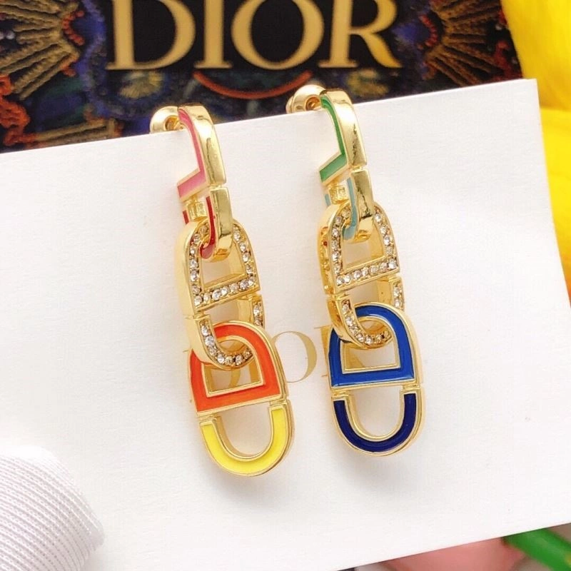 Sleek Christian Dior Earrings 233471