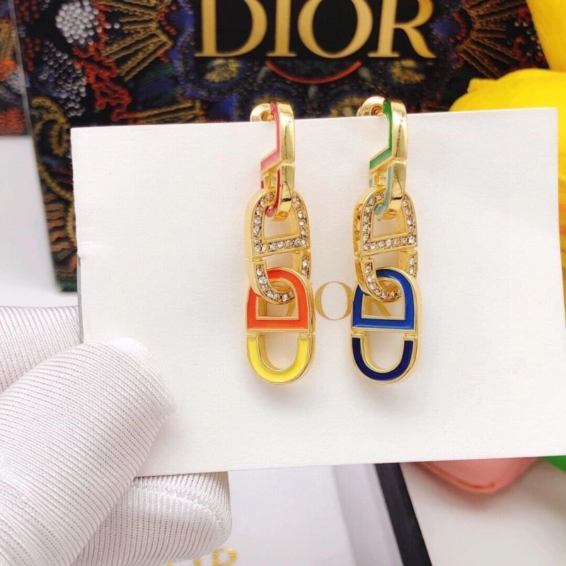 Sleek Christian Dior Earrings 233471