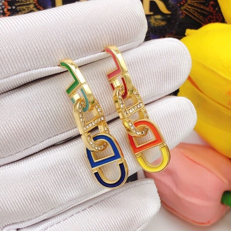 Sleek Christian Dior Earrings 233471