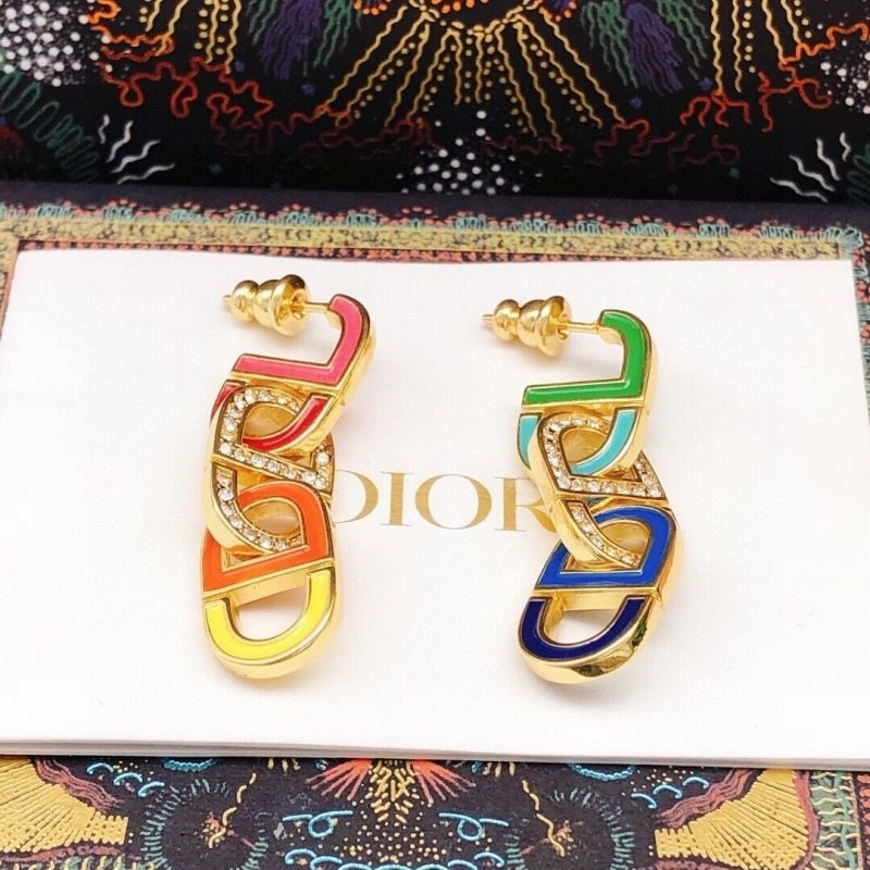 Sleek Christian Dior Earrings 233471