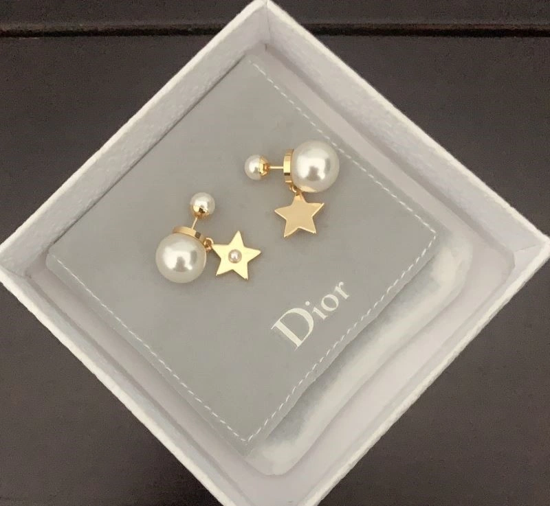 Tailored Christian Dior Earrings 233447