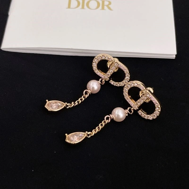 Tailored Christian Dior Earrings 233427
