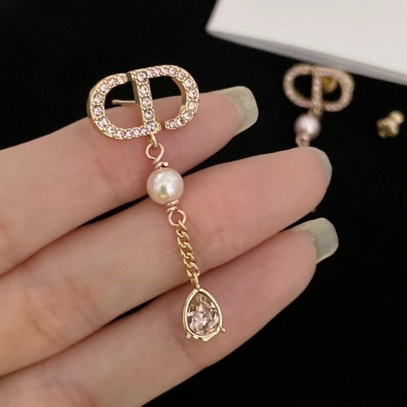 Tailored Christian Dior Earrings 233427