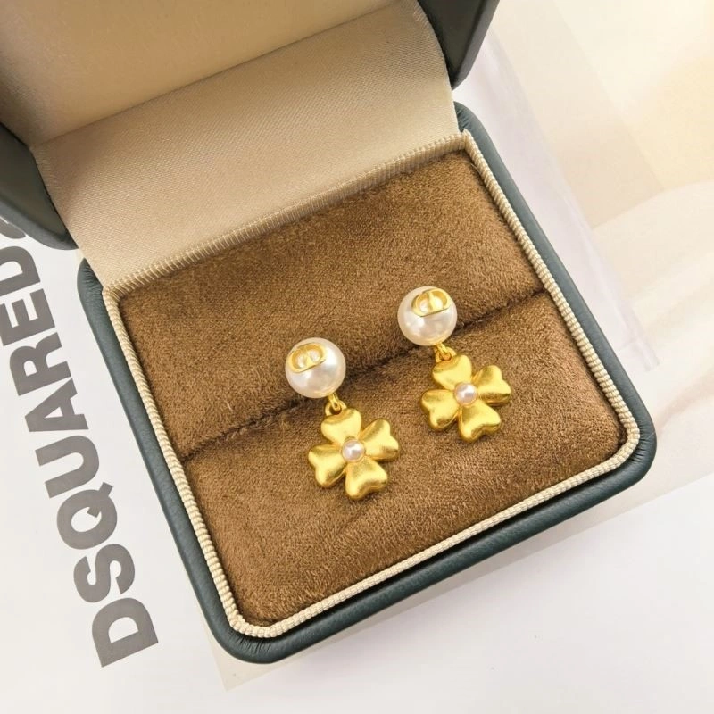 Lightweight Christian Dior Earrings 233463