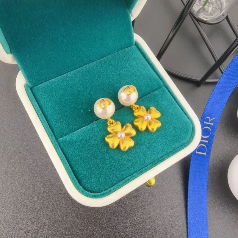 Lightweight Christian Dior Earrings 233463