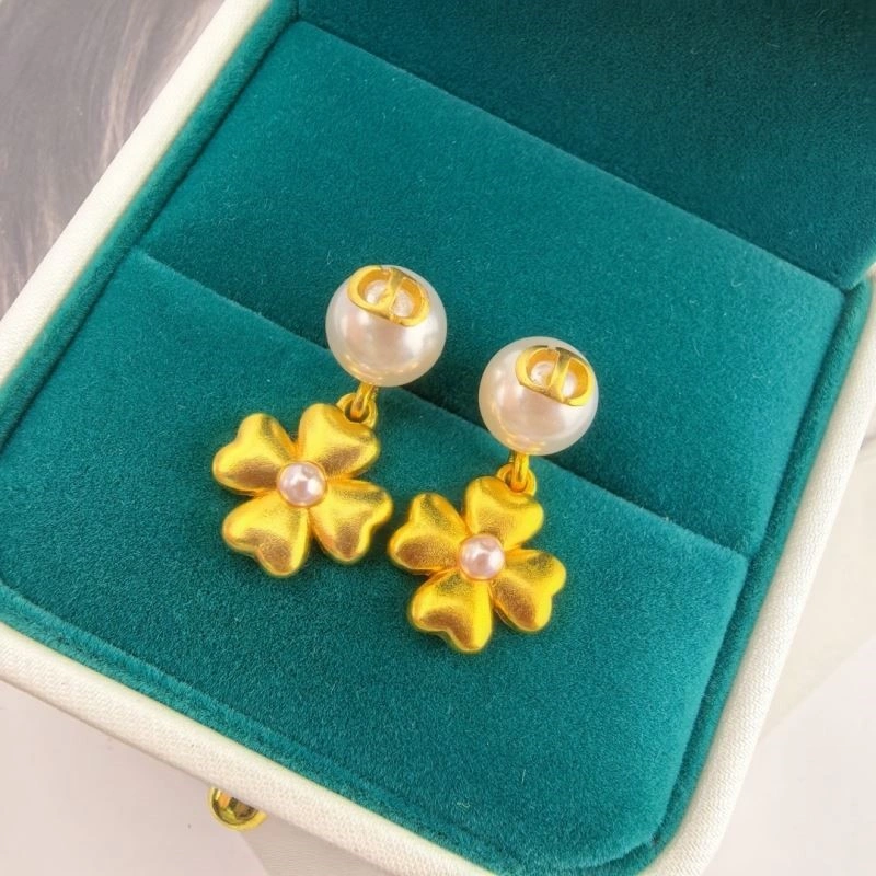 Lightweight Christian Dior Earrings 233463