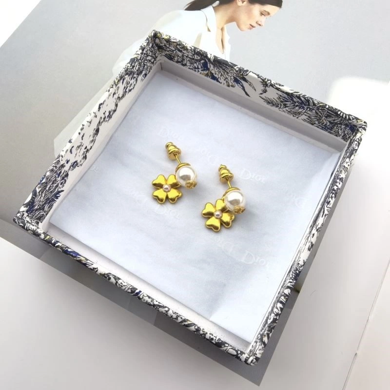 Lightweight Christian Dior Earrings 233463
