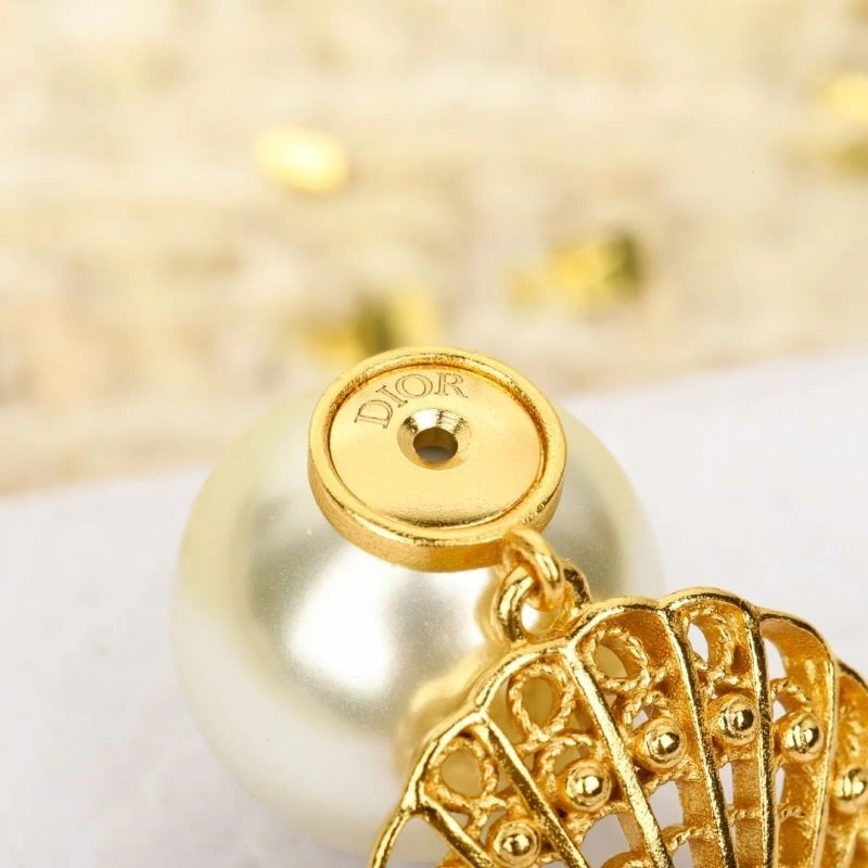 ComfortFit Christian Dior Earrings 233418