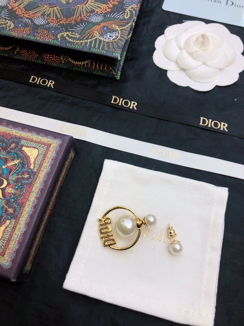 Christian Dior Earrings Cozy 233534