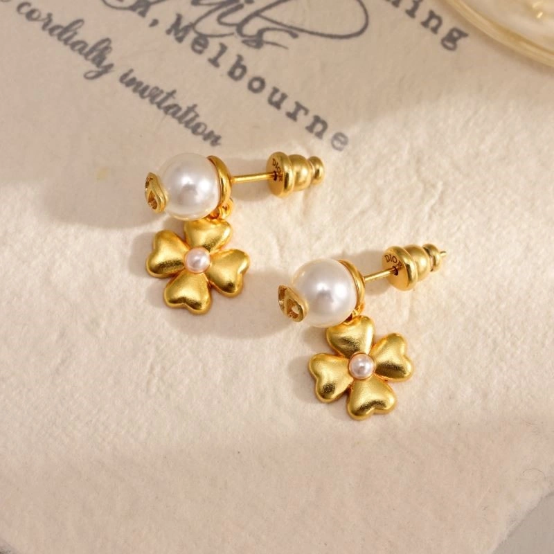 Efficient Christian Dior Earrings 233300