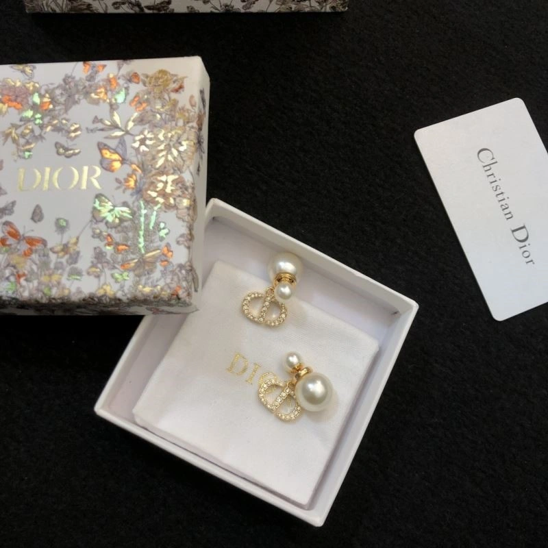 Christian Dior Earrings Resilient 233239