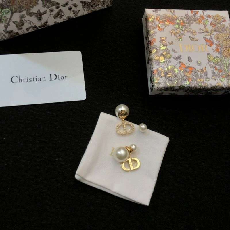 Christian Dior Earrings Resilient 233239