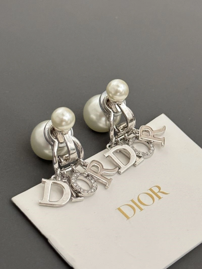 Cozy Christian Dior Earrings 233223