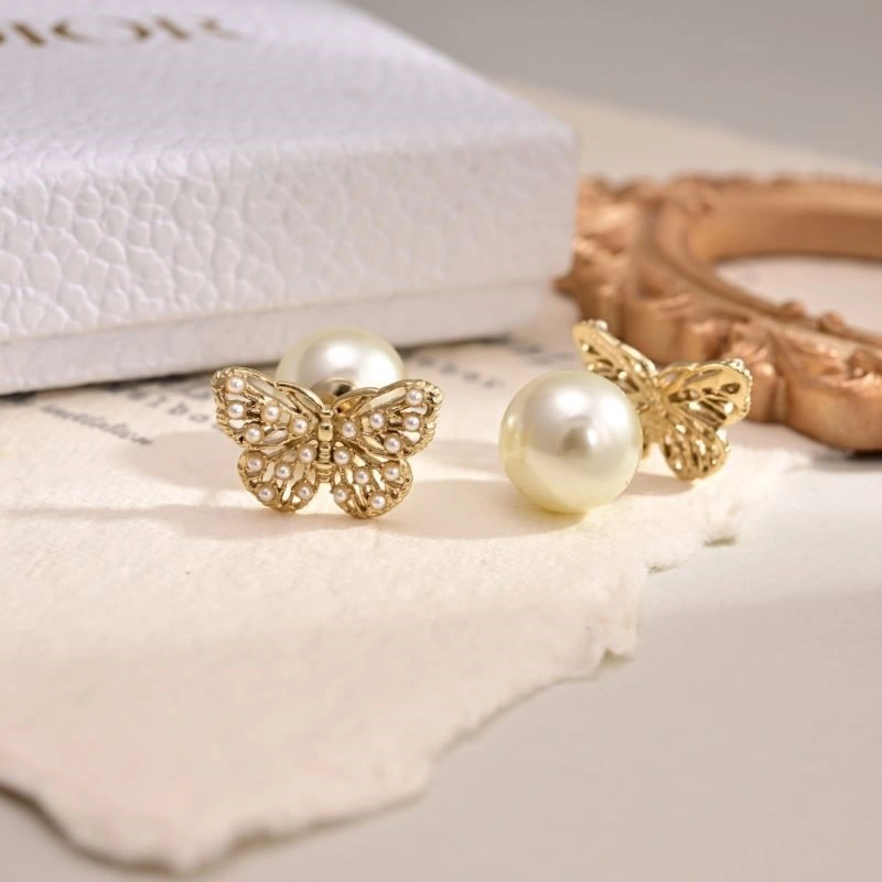 Christian Dior Earrings Elegant 233216