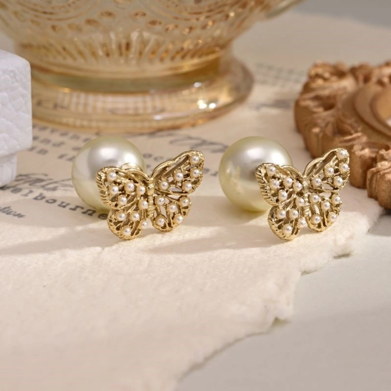 Christian Dior Earrings Elegant 233216