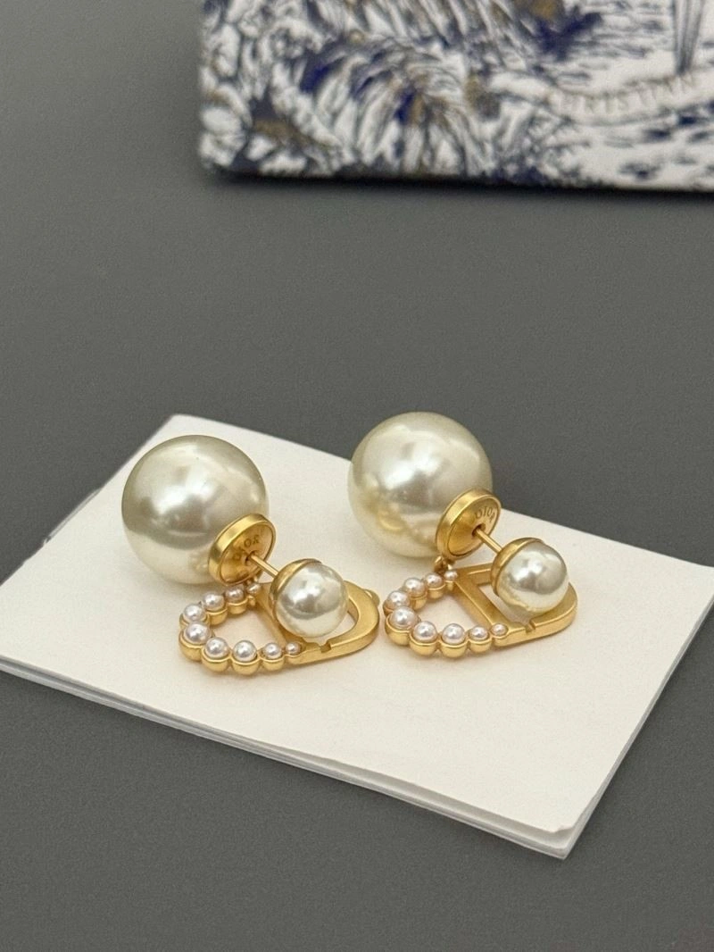 MoistureWicking Christian Dior Earrings 233204