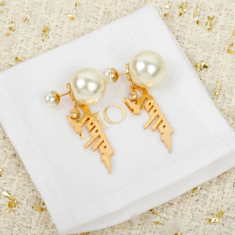 WrinkleFree Christian Dior Earrings 233215