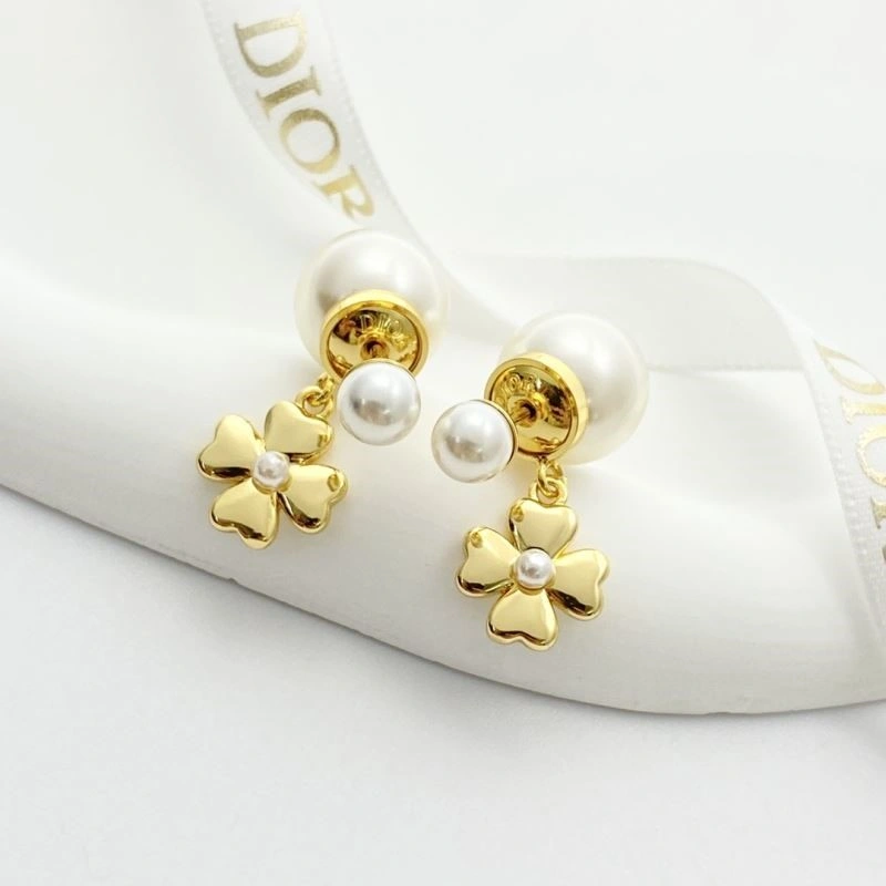 Soft Christian Dior Earrings 233188