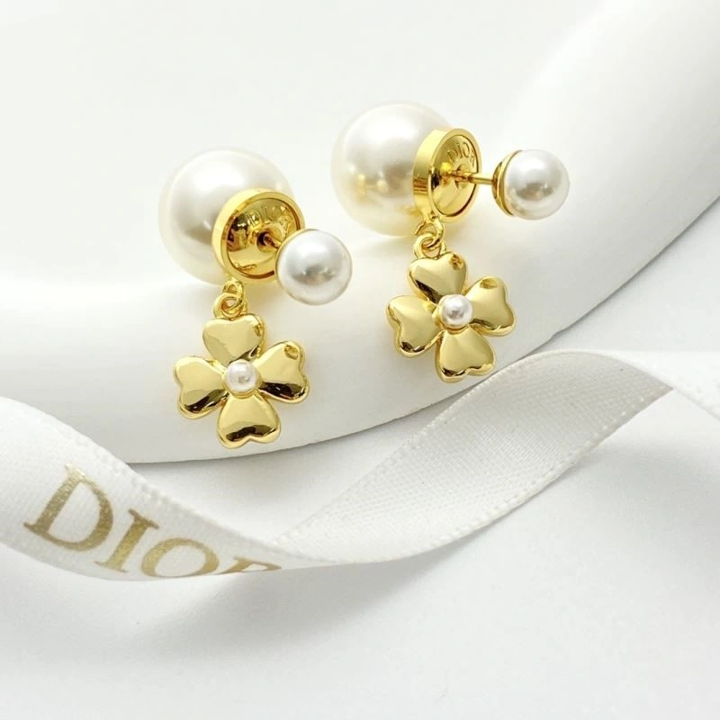 Soft Christian Dior Earrings 233188