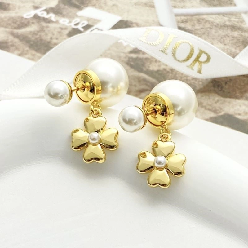 Soft Christian Dior Earrings 233188
