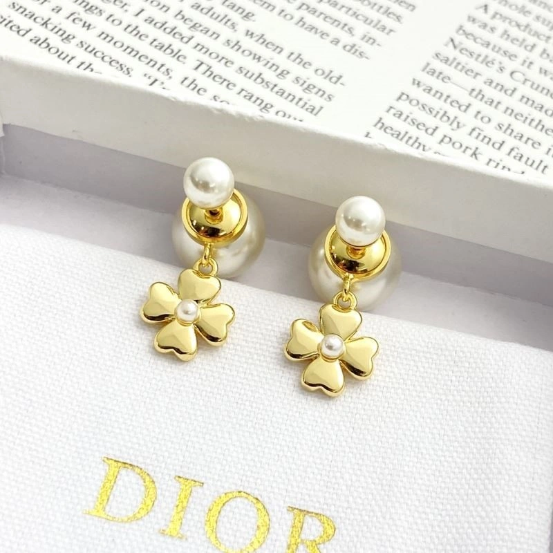 Soft Christian Dior Earrings 233188