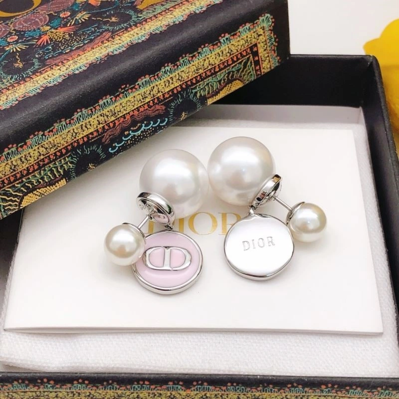 UrbanChic Christian Dior Earrings 233225