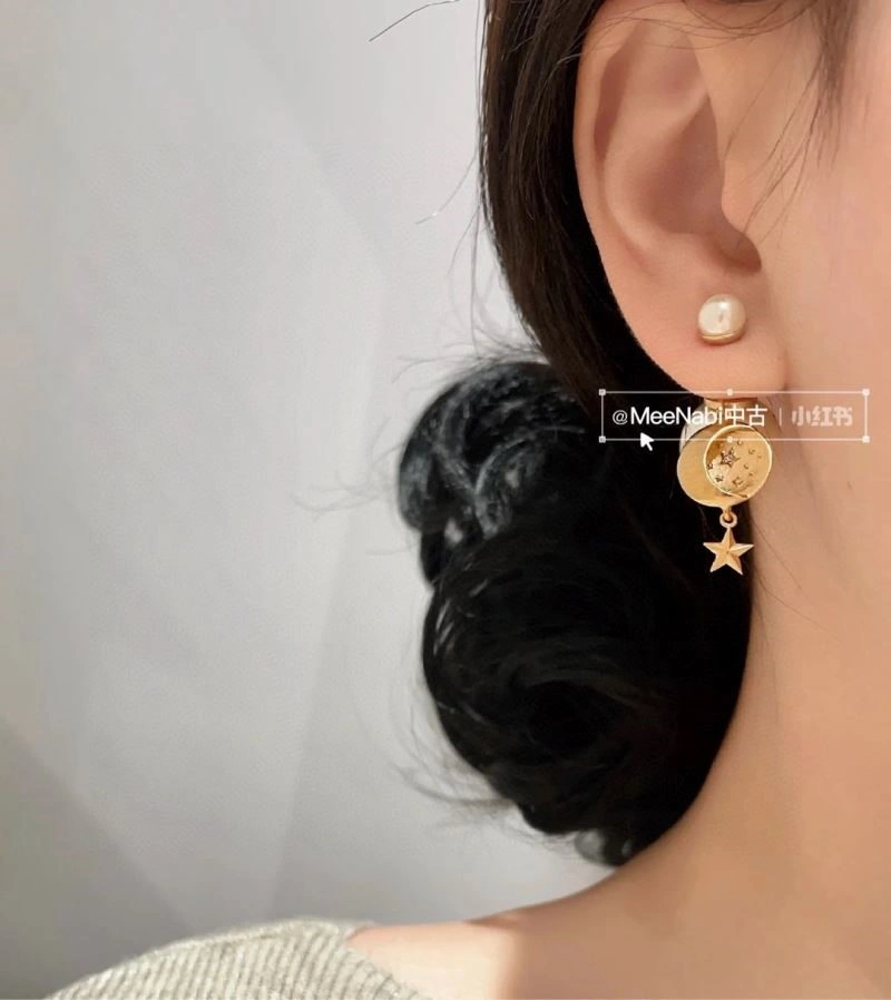 Modern Christian Dior Earrings 233167