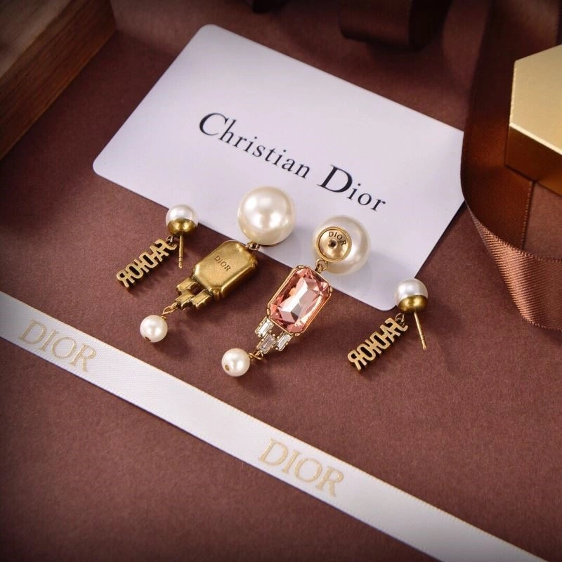 Christian Dior Earrings Sophisticated 233222