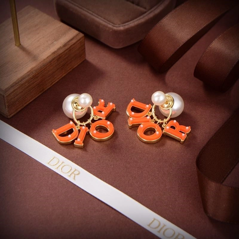 Lightweight Christian Dior Earrings 233150