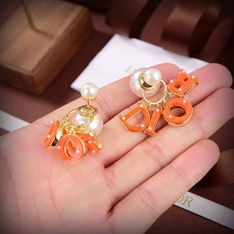 Lightweight Christian Dior Earrings 233150