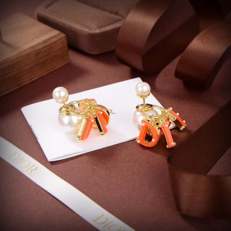 Lightweight Christian Dior Earrings 233150