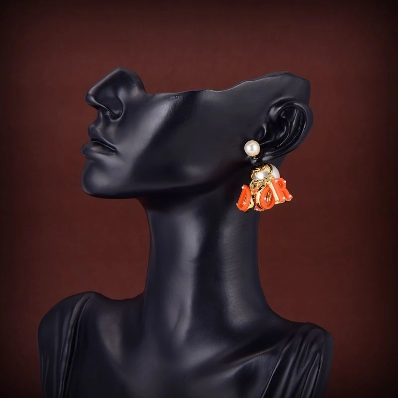 Lightweight Christian Dior Earrings 233150