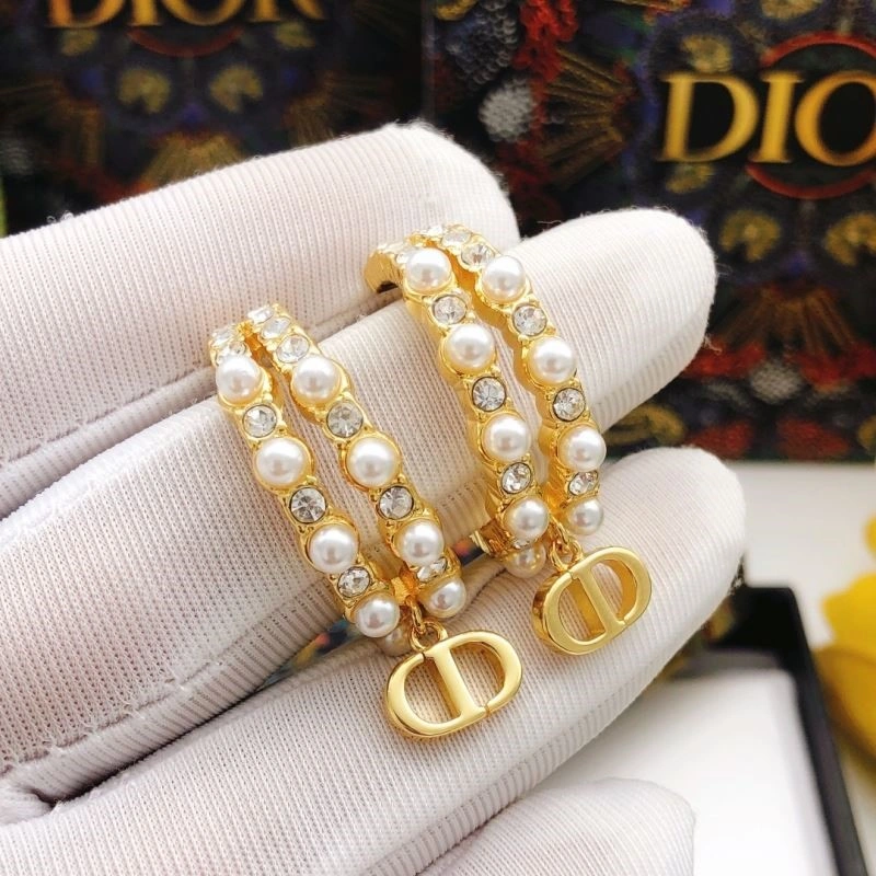 Minimalist Christian Dior Earrings 233179