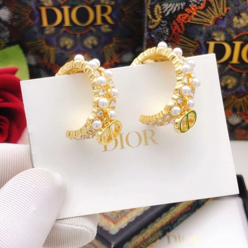 Minimalist Christian Dior Earrings 233179