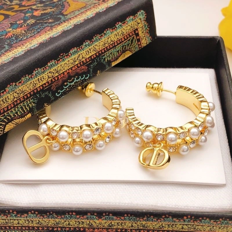 Minimalist Christian Dior Earrings 233179