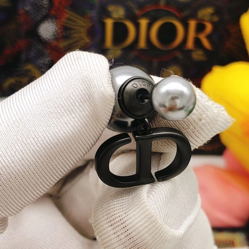 Thermal Christian Dior Earrings 233143