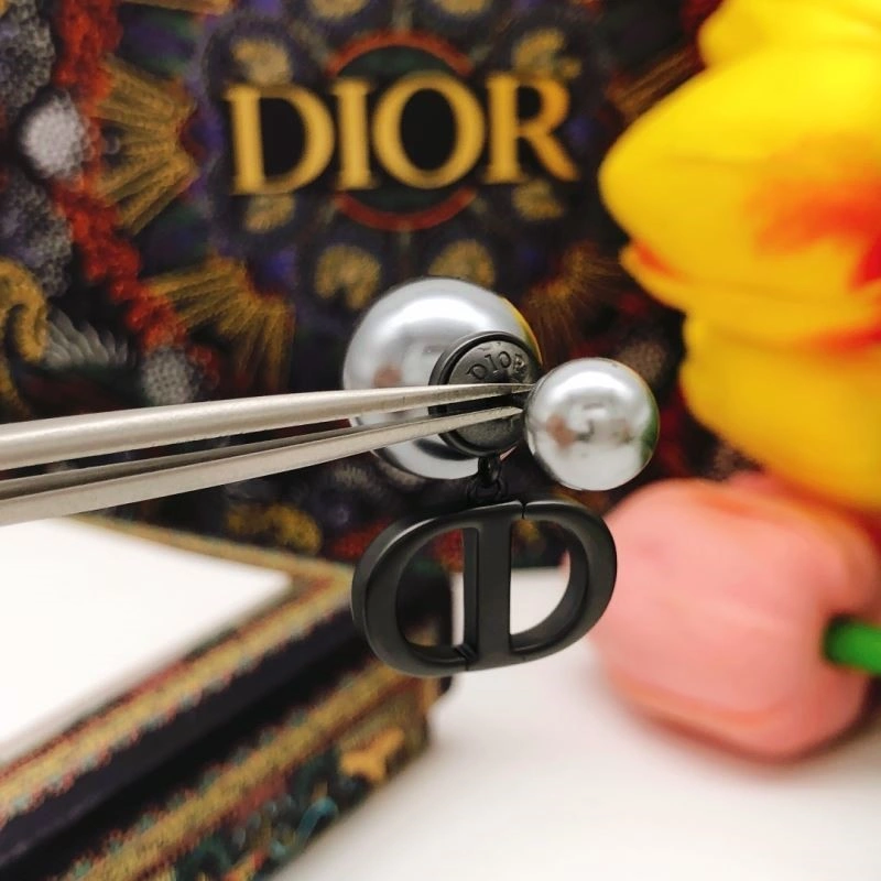 Thermal Christian Dior Earrings 233143