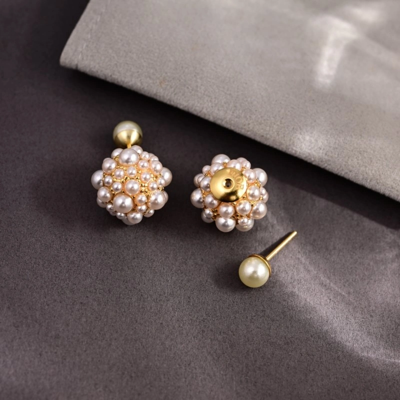 Lightweight Christian Dior Earrings 233132