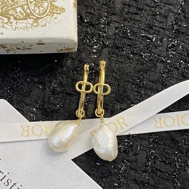 Timeless Christian Dior Earrings 233144
