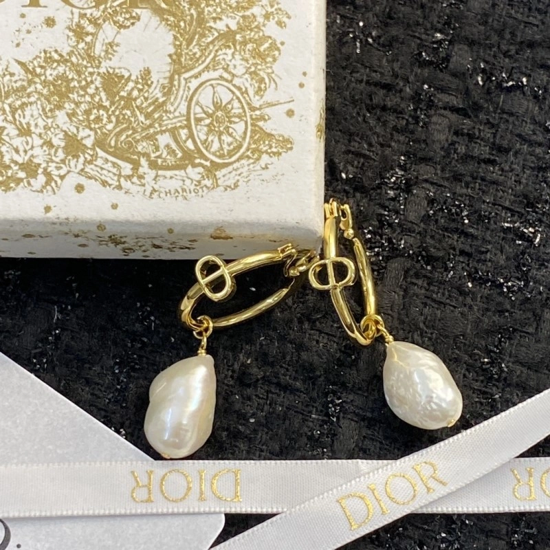 Timeless Christian Dior Earrings 233144