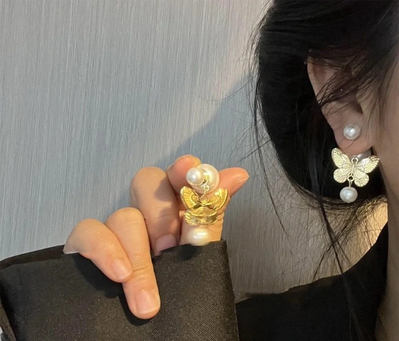 TravelReady Christian Dior Earrings 233197