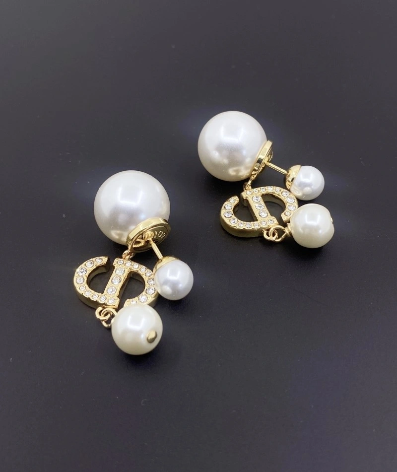 Soft Christian Dior Earrings 233105