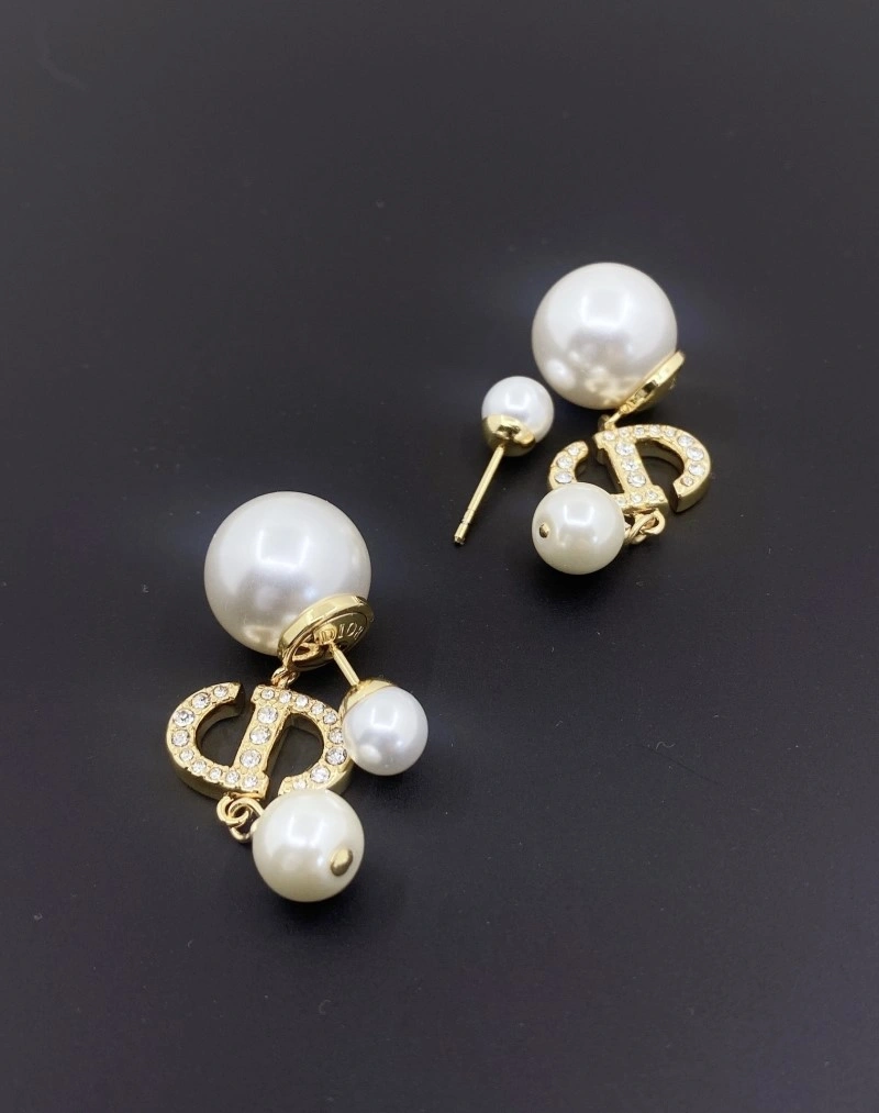 Soft Christian Dior Earrings 233105